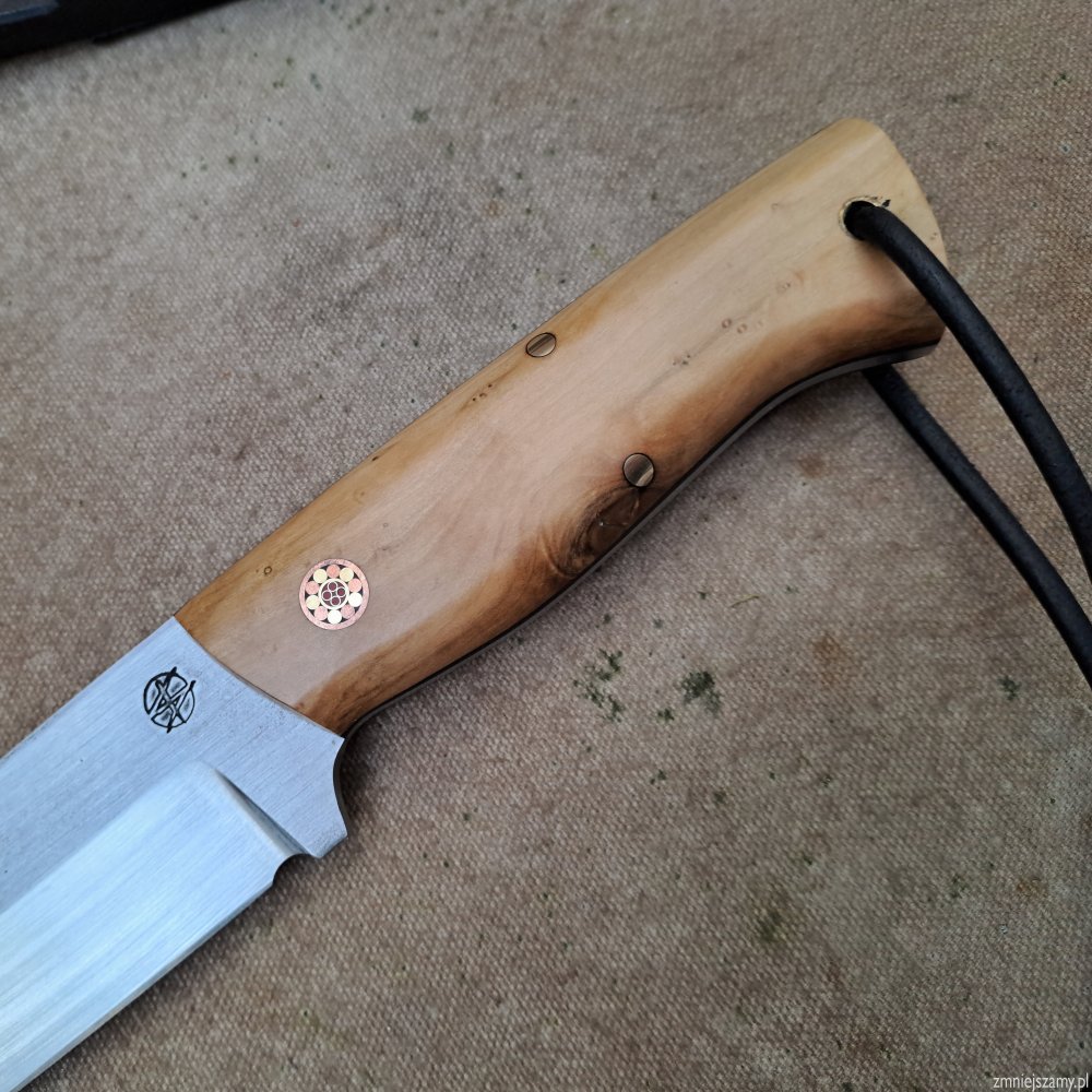 Bushcraft Knife with Boxwood Handle Sirius Knives