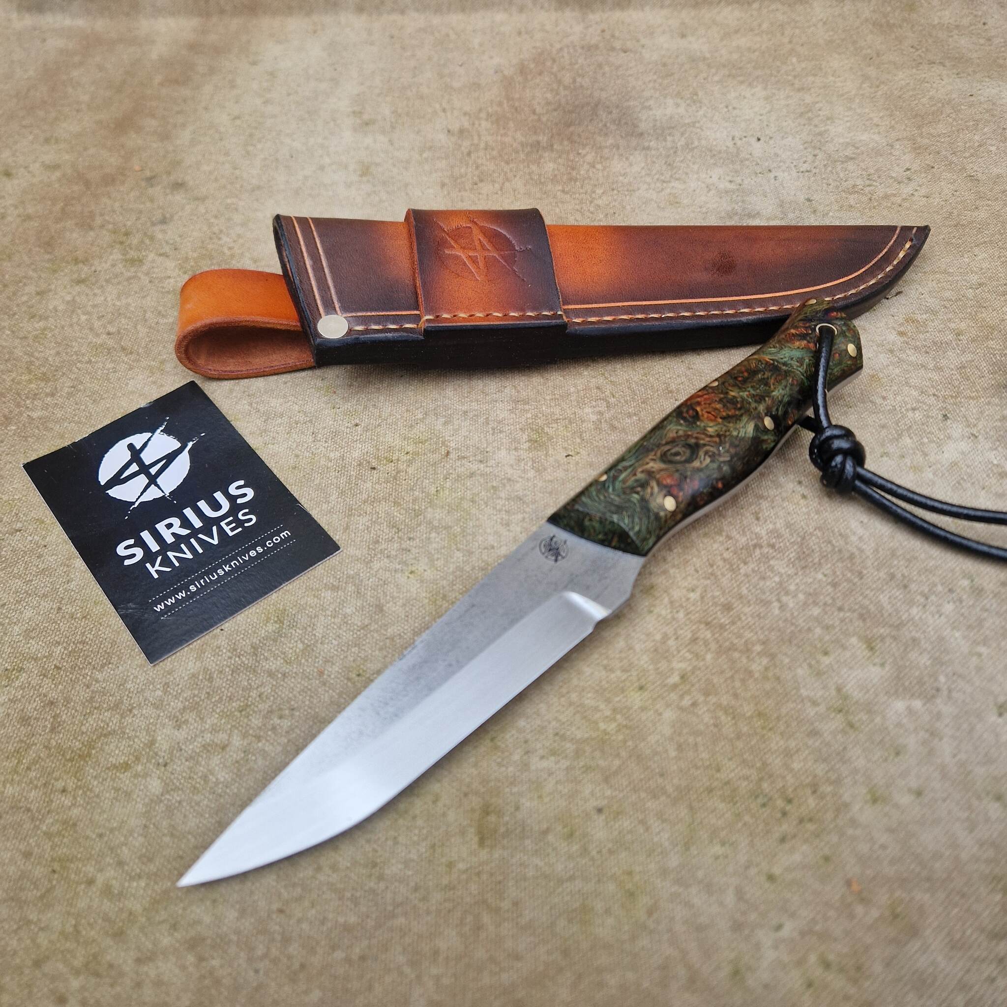 Bushcraft Knife with Stabilised Oak Burl Handle - Image 5
