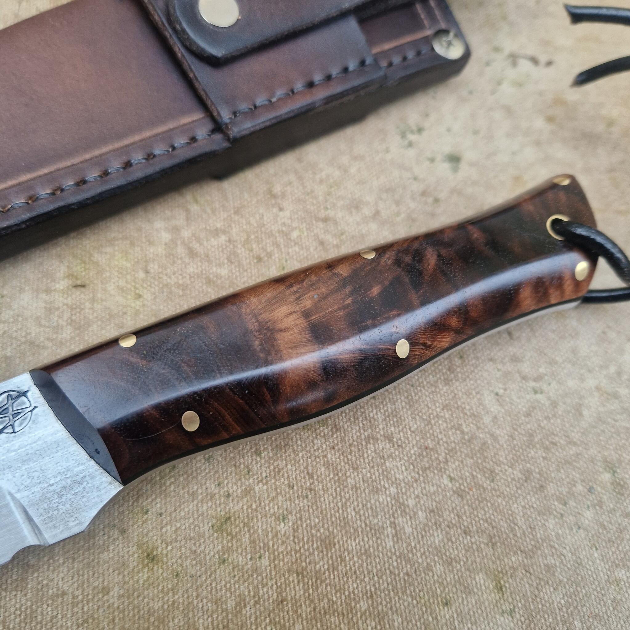 Bushcraft Knife with Stabilised Walnut Burl Handle - Image 4