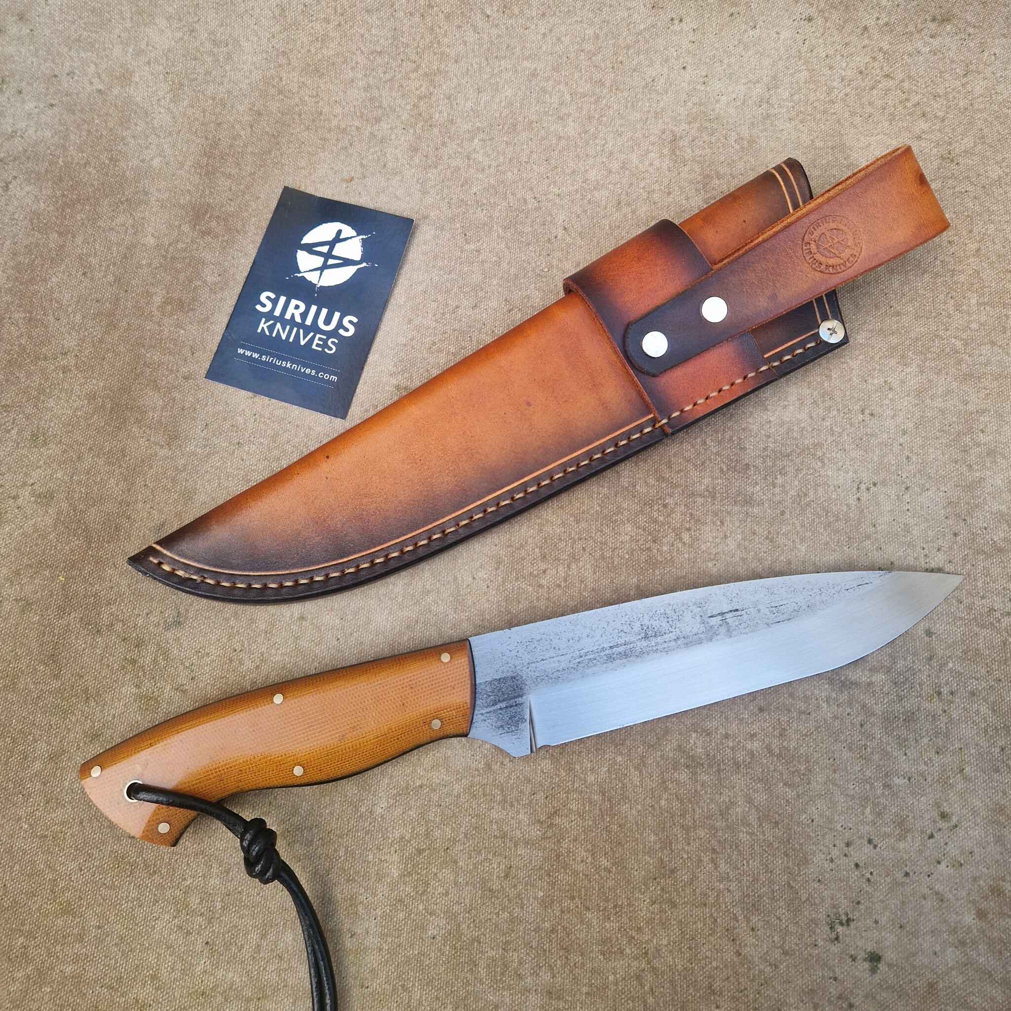 Solid Bushcraft Camp Knife with Micarta Handle - Image 3