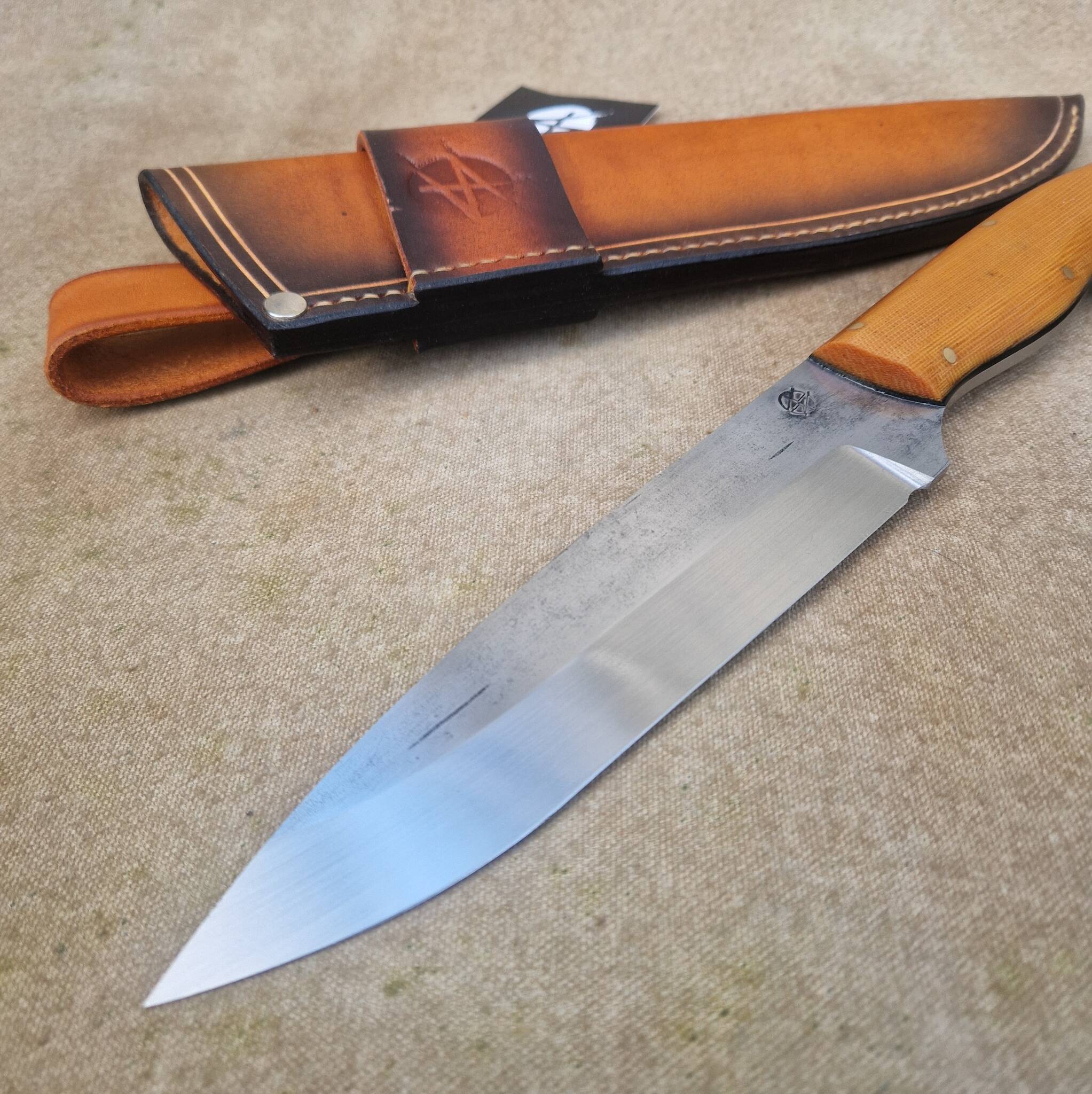 Solid Bushcraft Camp Knife with Micarta Handle - Image 5