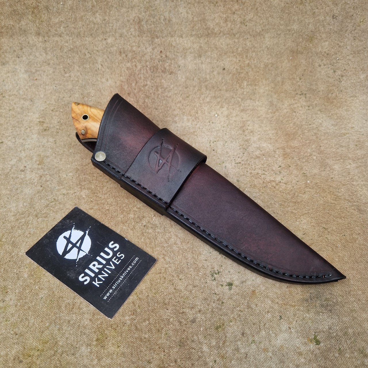 Bushcraft ''Siegfried'' Knife with Stabilized Yew Burl Handle - Image 6